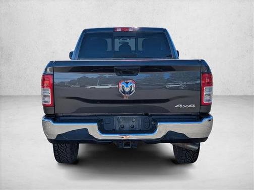 2022 RAM 2500 Tradesman Crew Cab 4x4 6'4' Box