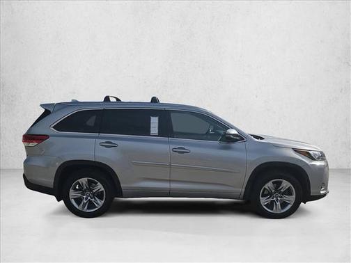 Celestial Silver Metallic 2018 Toyota Highlander Limited