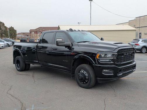 2024 RAM 3500 Limited Crew Cab 4x4 8' Box