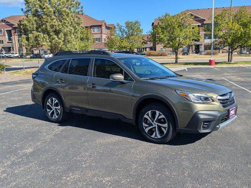 Autumn Green Metallic 2022 Subaru Outback Limited XT