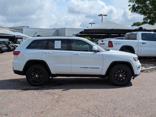 2022 Jeep Grand Cherokee Laredo