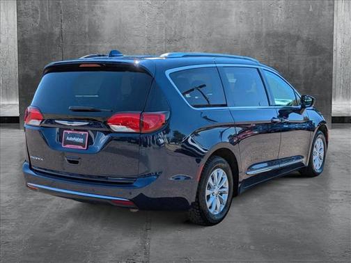2018 Chrysler Pacifica Touring-L
