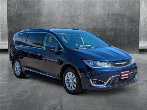 2018 Chrysler Pacifica Touring-L