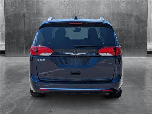 2018 Chrysler Pacifica Touring-L