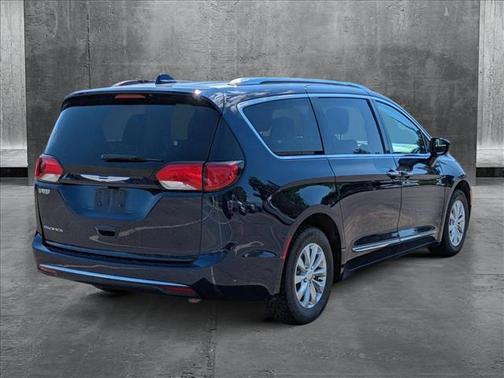 2018 Chrysler Pacifica Touring-L
