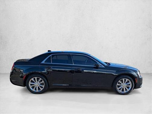 2017 Chrysler 300 Limited