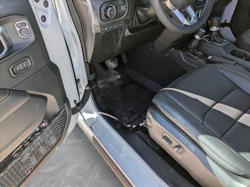 2025 Jeep Wrangler 4xe Base