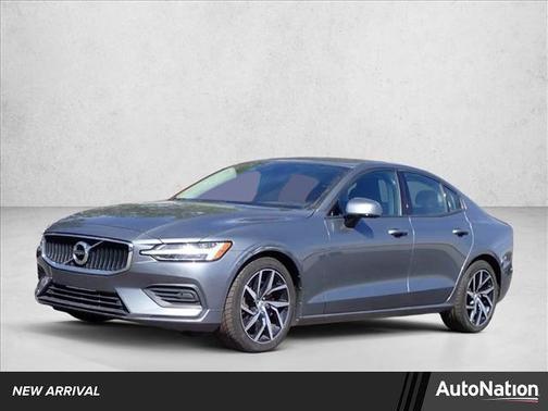 Pine Grey Metallic 2019 Volvo S60 T6 Momentum