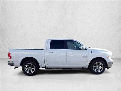Bright White Clearcoat 2018 RAM 1500 Laramie