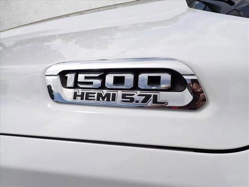 Bright White Clearcoat 2022 RAM 1500 Limited