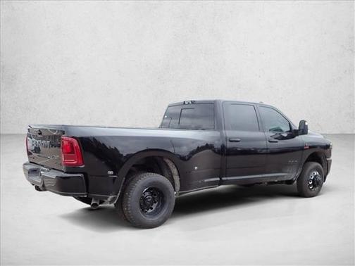 Diamond Black Crystal Pearlcoat 2026 RAM 3500 Laramie Crew Cab 4x4 8' Box
