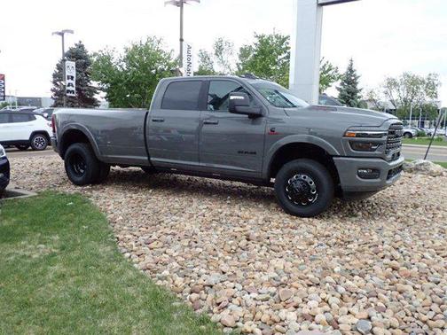 Ceramic Gray Clearcoat 2026 RAM 3500 Limited Crew Cab 4x4 8' Box