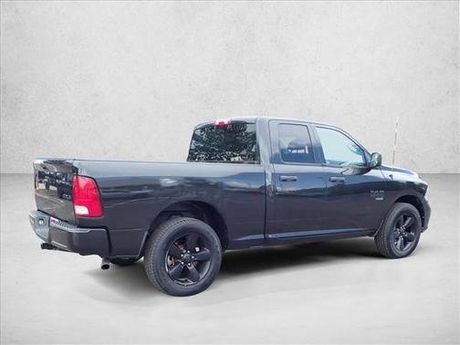 Brilliant Black Crystal Pearlcoat 2019 RAM 1500 Express