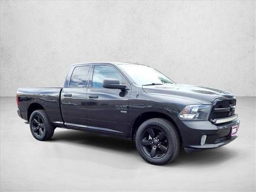 Brilliant Black Crystal Pearlcoat 2019 RAM 1500 Express