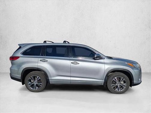 2018 Toyota Highlander LE