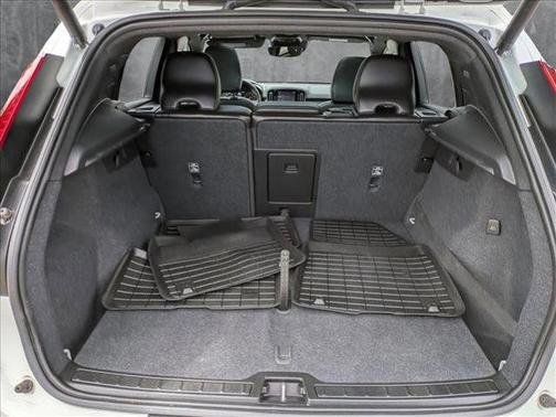 2020 Volvo XC40 T5 Momentum