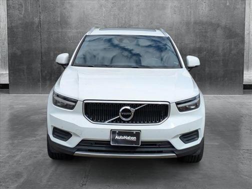 2020 Volvo XC40 T5 Momentum
