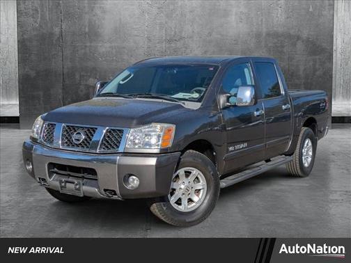 2005 Nissan Titan SE Crew Cab