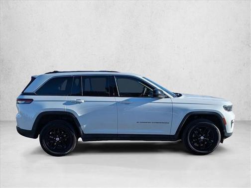 2023 Jeep Grand Cherokee Laredo