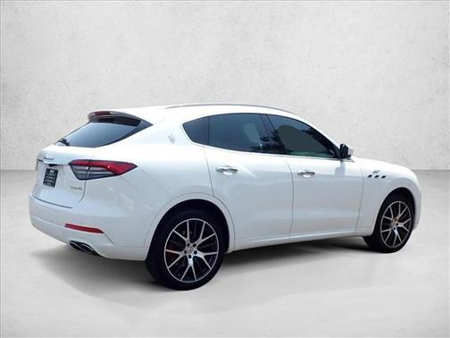 Bianco 2022 Maserati Levante GT