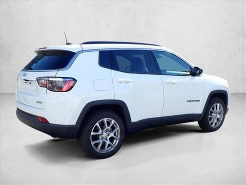 Bright White Clearcoat 2023 Jeep Compass Latitude Lux