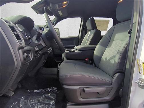 2026 RAM 2500 Tradesman Crew Cab 4x4 6'4' Box