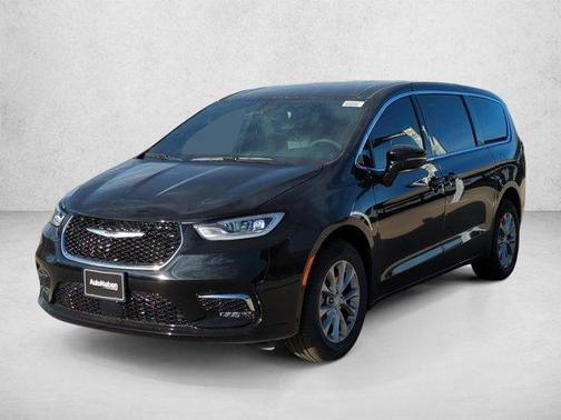 Diamond Black Crystal Pearlcoat 2026 Chrysler Pacifica L