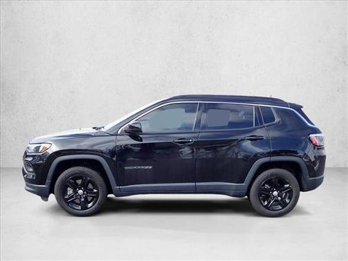 Diamond Black Crystal Pearlcoat 2023 Jeep Compass Latitude