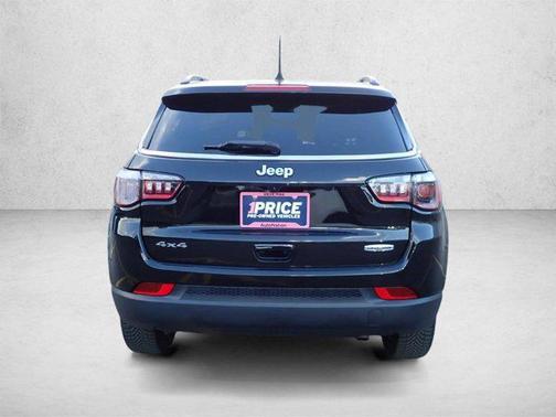 Diamond Black Crystal Pearlcoat 2023 Jeep Compass Latitude