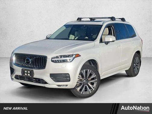2022 Volvo XC90 T5 Momentum