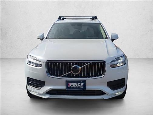2022 Volvo XC90 T5 Momentum