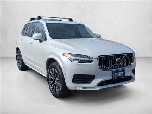 2022 Volvo XC90 T5 Momentum