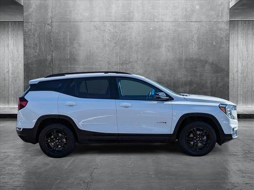 2023 GMC Terrain AWD AT4