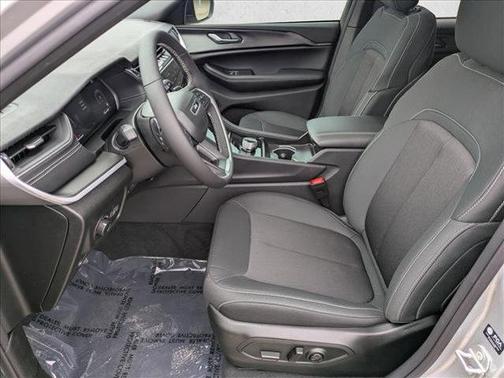 2026 Jeep Grand Cherokee Altitude