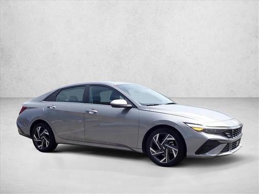 Fluid Metal 2025 Hyundai ELANTRA SEL