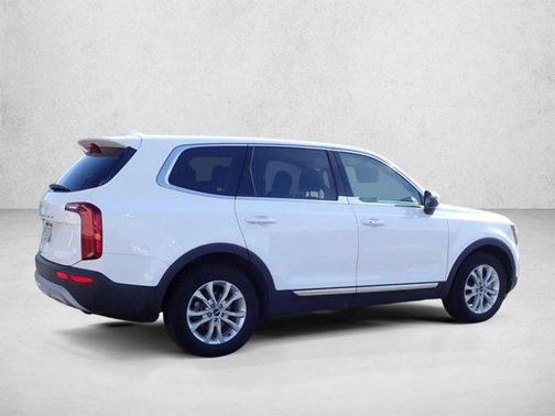 Glacial White Pearl 2022 Kia Telluride LX