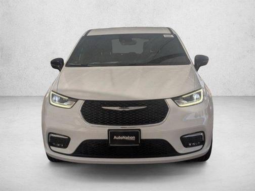 Bright White Clearcoat 2026 Chrysler Pacifica L