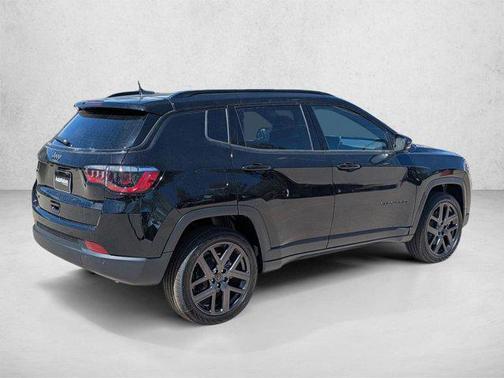 Diamond Black Crystal Pearlcoat 2026 Jeep Compass Limited