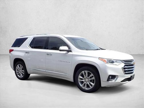 Iridescent Pearl Tricoat 2021 Chevrolet Traverse High Country