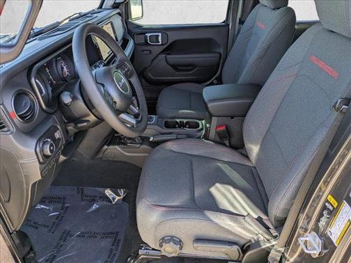 Granite Crystal Metallic Clearcoat 2025 Jeep Wrangler Rubicon