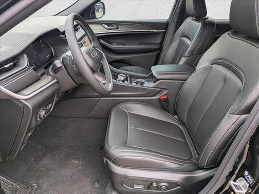 Diamond Black Crystal Pearlcoat 2026 Jeep Grand Cherokee Limited