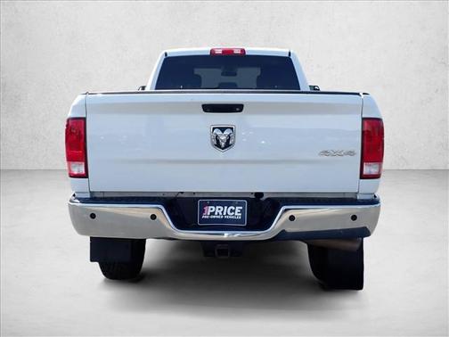 Bright White Clearcoat 2018 RAM 2500 Tradesman Crew Cab 4x4 8' Box