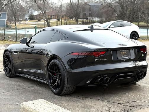 2018 Jaguar F-TYPE R