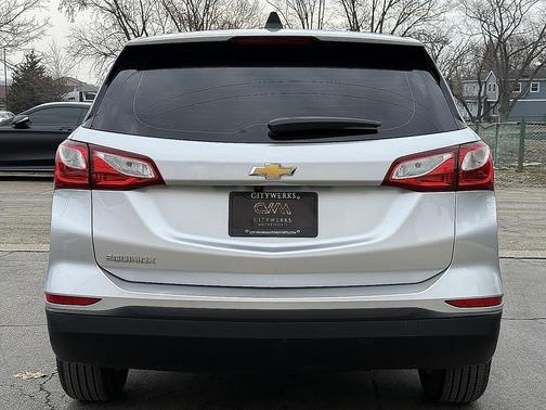 Silver Ice Metallic 2020 Chevrolet Equinox LS