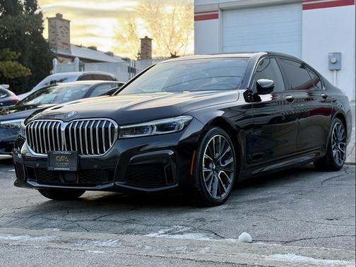 Black Sapphire Metallic 2020 BMW 750 i xDrive
