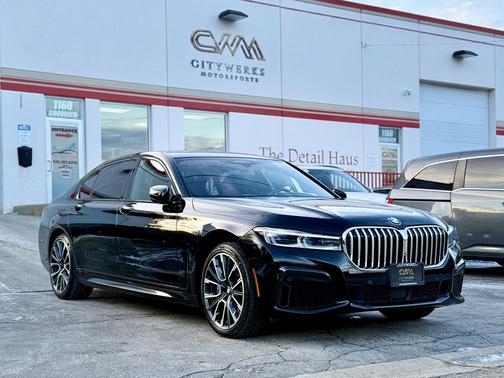 Black Sapphire Metallic 2020 BMW 750 i xDrive