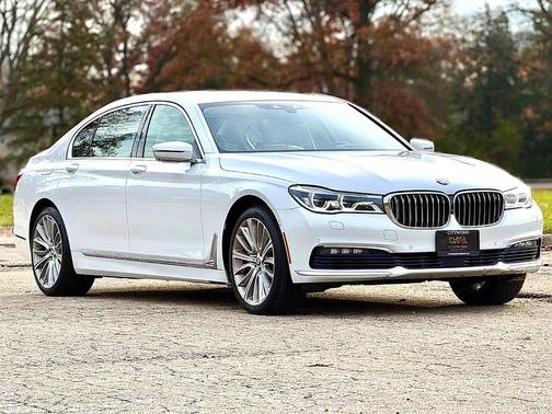 2016 BMW 750 i xDrive