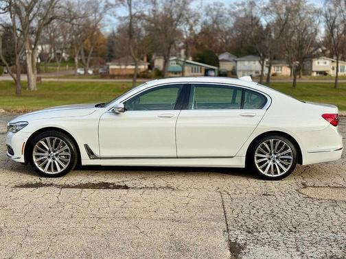 2016 BMW 750 i xDrive