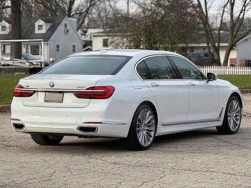 Alpine White 2016 BMW 750 i xDrive