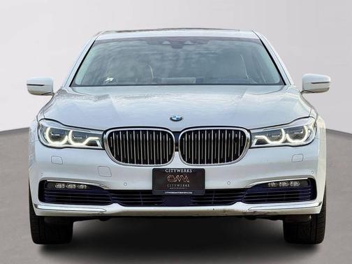 2016 BMW 750 i xDrive